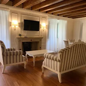  Apartment Cavour44 - Palazzo Canossa