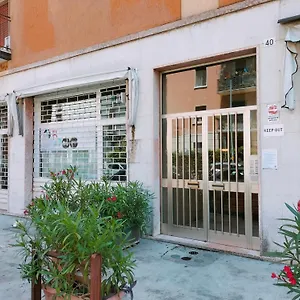  Appartamento Civico40 Luminoso Con Balconi E Garage Privato