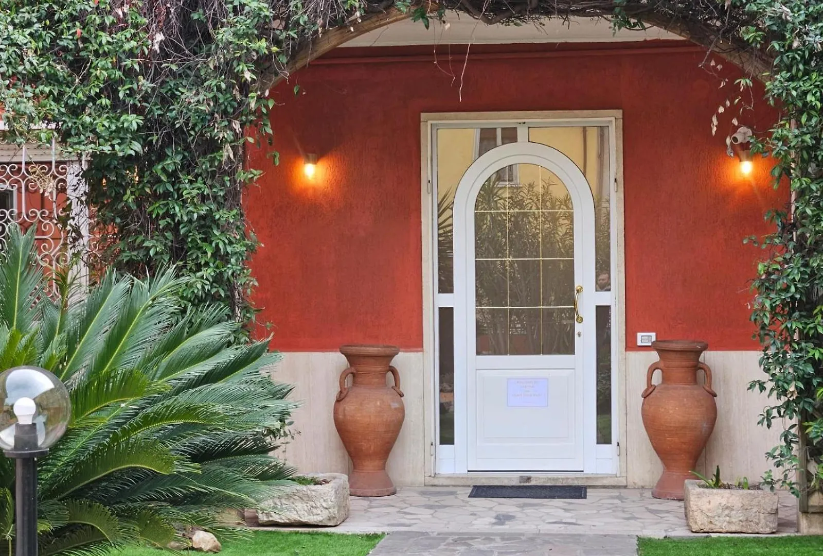Casa A Verona - Giardino E 3 Posti Auto In Cortile 0*,  Italy